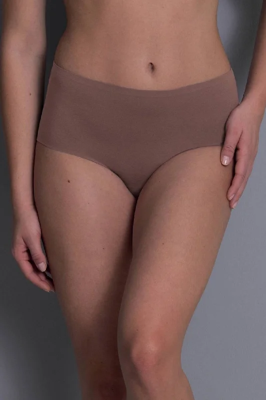 Women's silk - lined briefs for a luxurious feel Anita Essentials High Waist Brief - Berry Women's silk - lined briefs for a luxurious feel Anita Essentials High Waist Brief - Berry