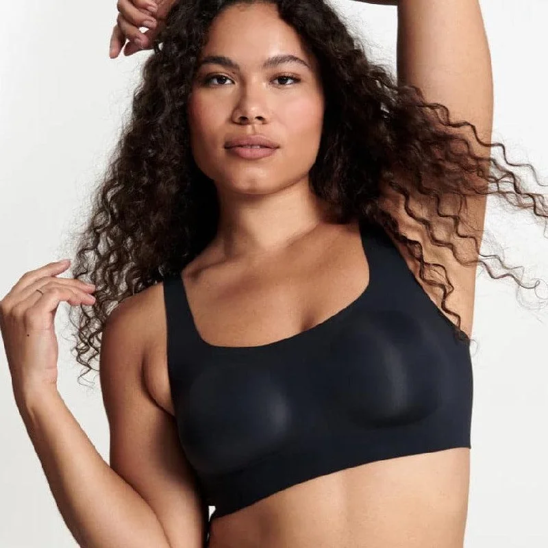 Plus size non wired bralettes​ Evelyn and Bobbie Scoop Bra in Black