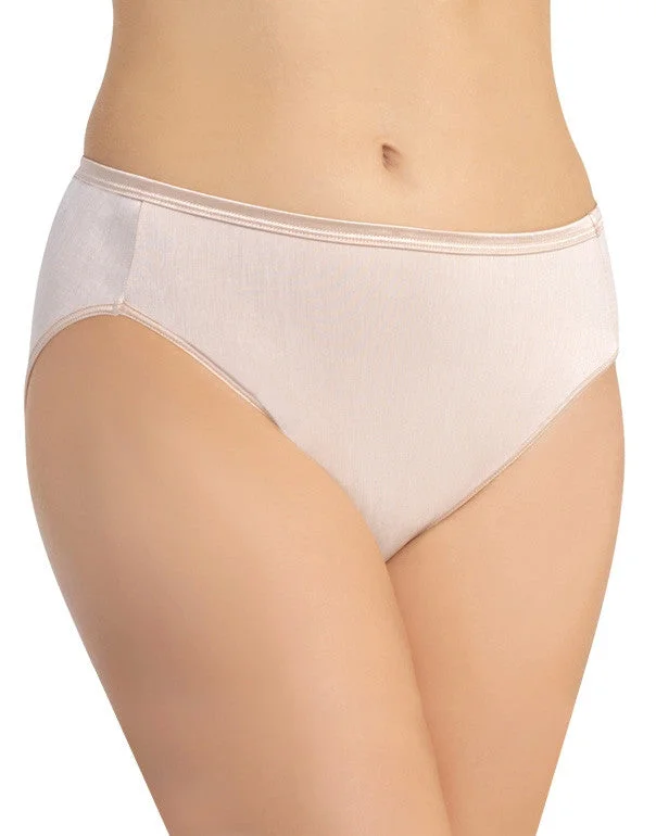 Vanity Fair Illumination Hi-Cut Panty 13108